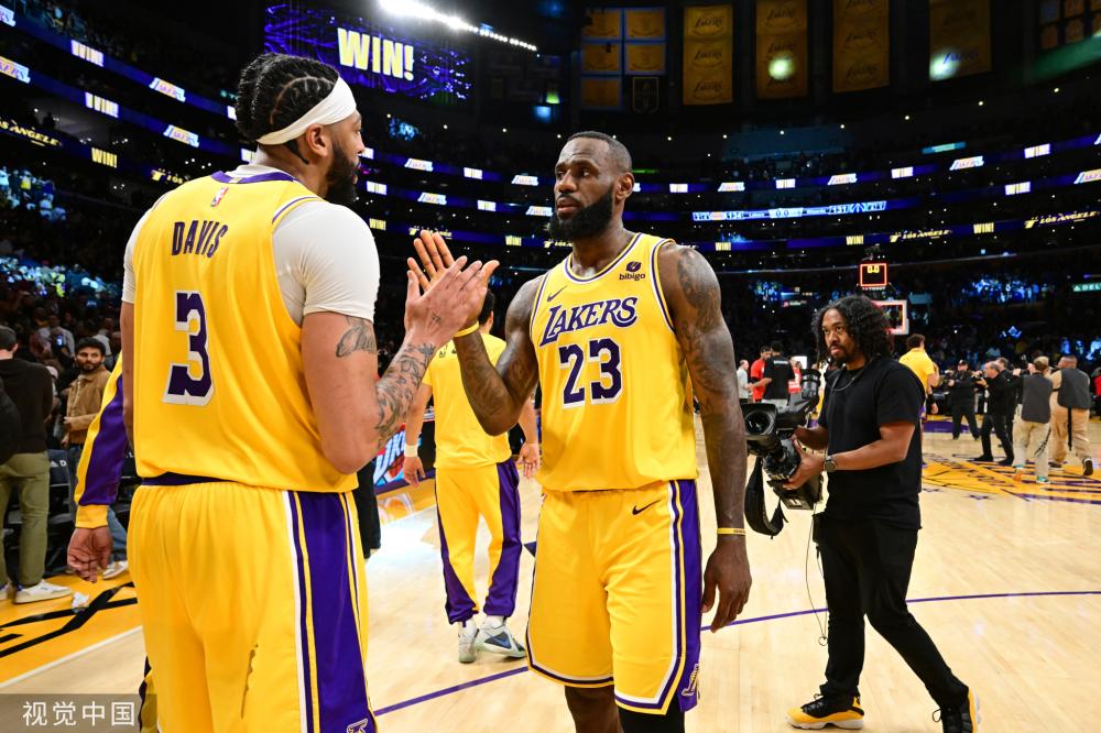 英媒：巴黎比曼联更有希望签下奥斯梅恩，恩里克说服了球员.